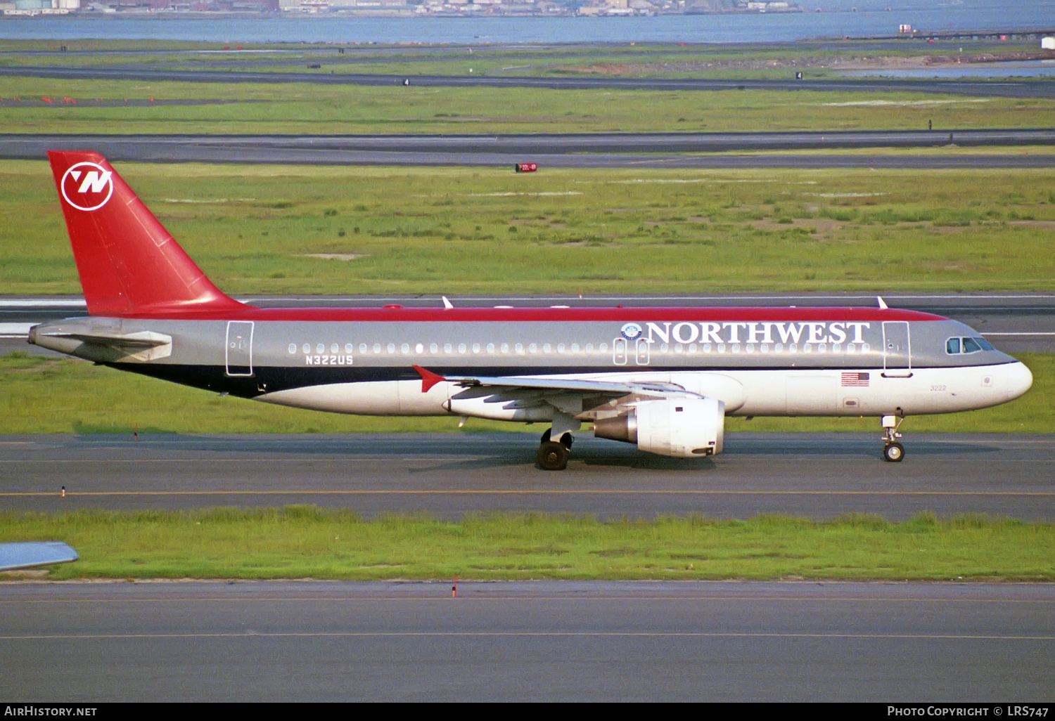 Aircraft Photo of N322US | Airbus A320-211 | Northwest Airlines | AirHistory.net #228326