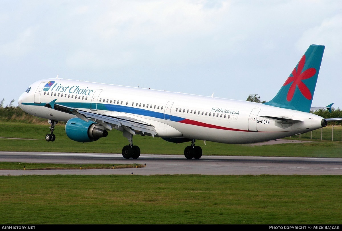 Aircraft Photo of G-OOAE | Airbus A321-211 | First Choice Airways | AirHistory.net #228394