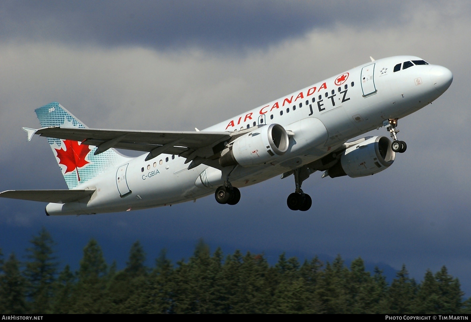 Aircraft Photo of C-GBIA | Airbus A319-114 | Air Canada Jetz | AirHistory.net #228417