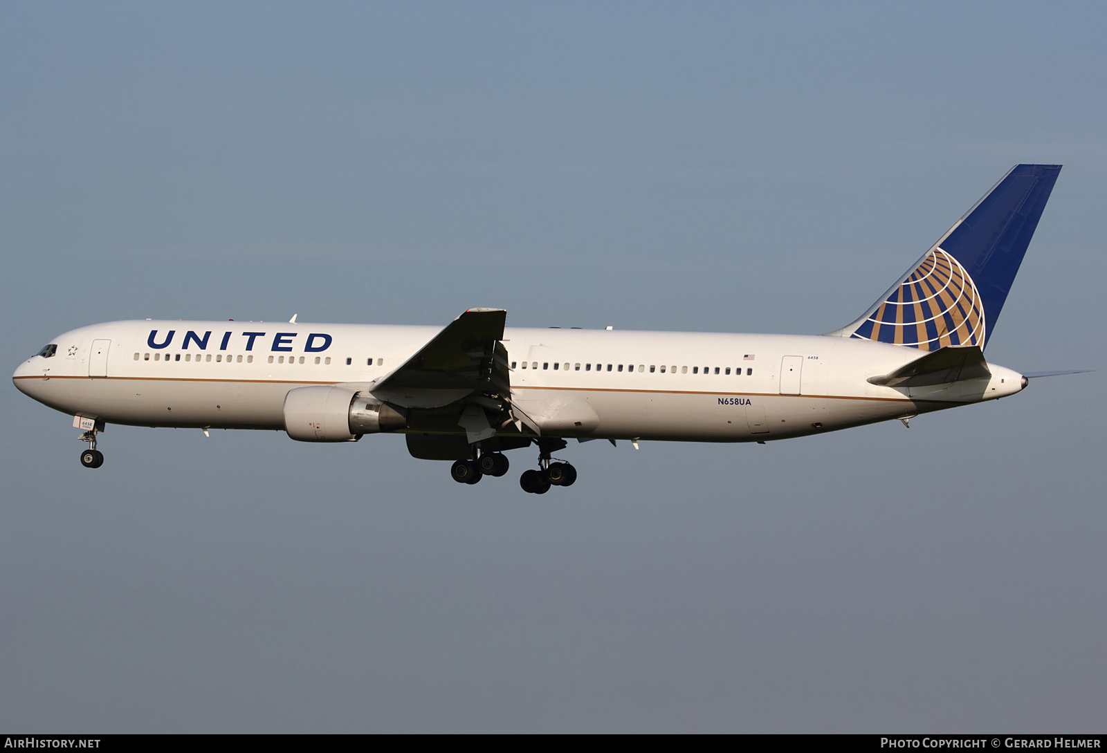 Aircraft Photo of N658UA | Boeing 767-322/ER | United Airlines | AirHistory.net #228434