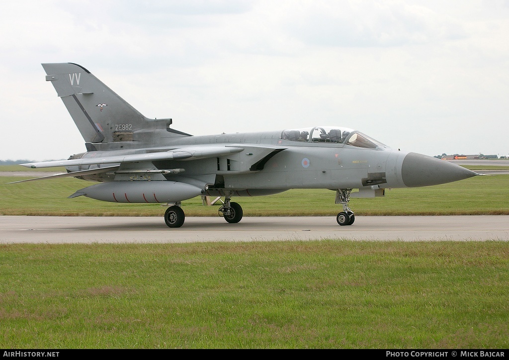 Aircraft Photo of ZE982 | Panavia Tornado F3 | UK - Air Force | AirHistory.net #228475