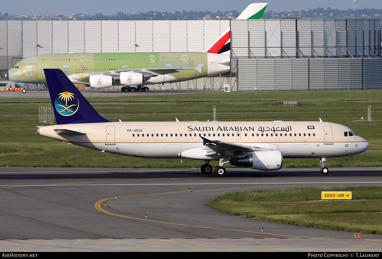 Aircraft Photo of HZ-AS32 | Airbus A320-212 | Saudi Arabian Airlines | AirHistory.net #228519