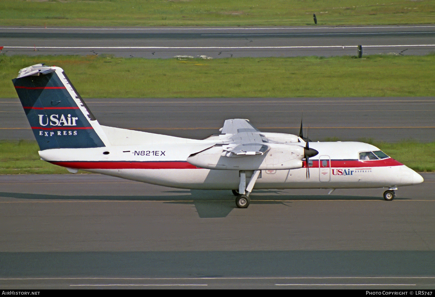 Aircraft Photo of N821EX | De Havilland Canada DHC-8-102 Dash 8 | USAir Express | AirHistory.net #228583