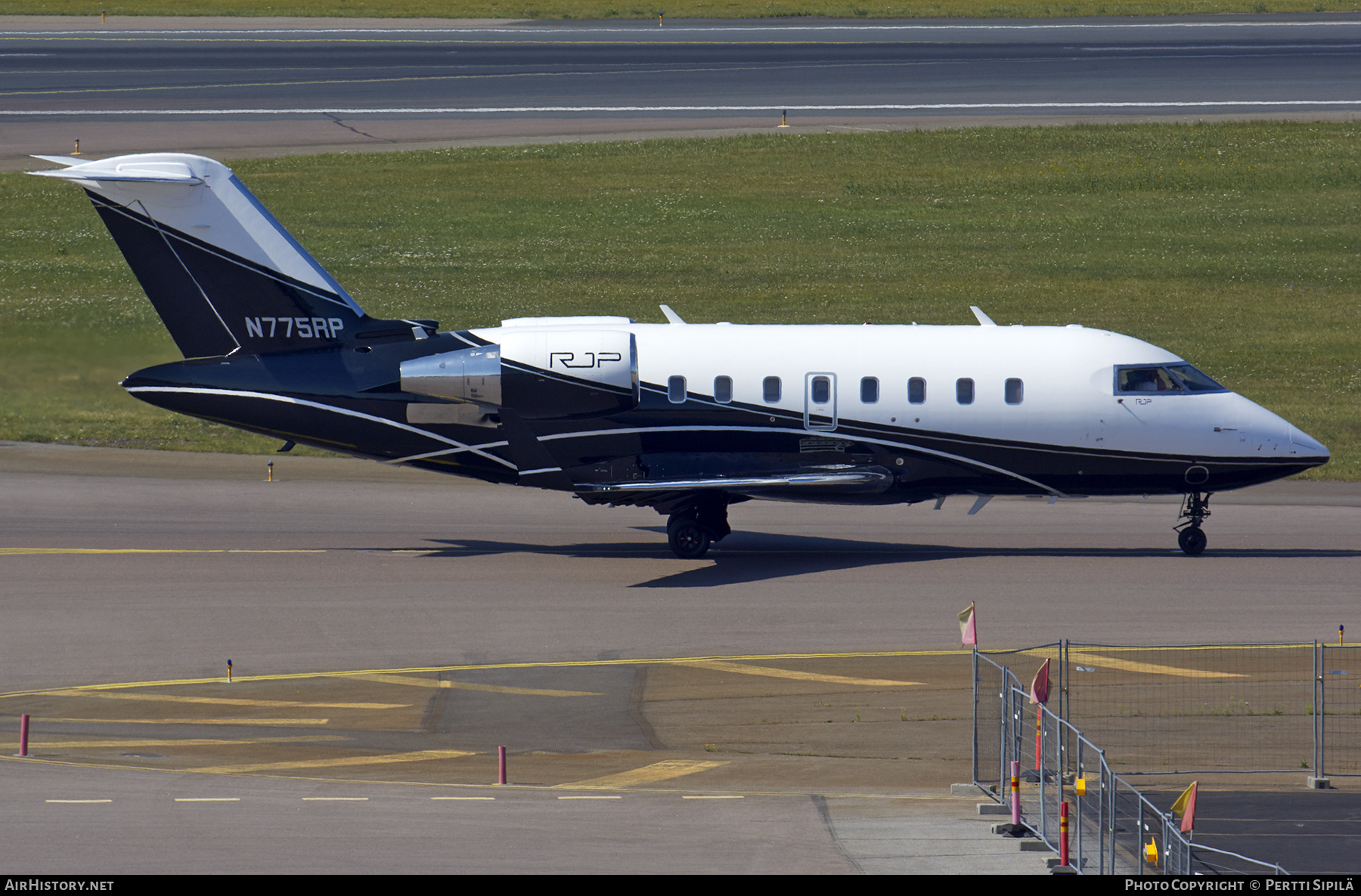 Aircraft Photo of N775RP | Bombardier Challenger 605 (CL-600-2B16) | RJP Manageco | AirHistory.net #228613