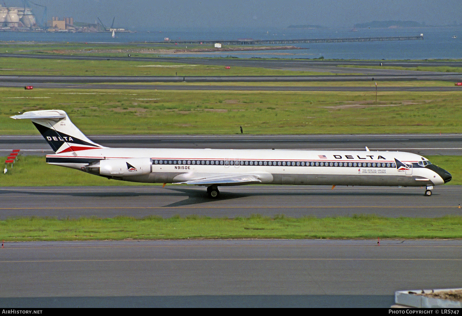 Aircraft Photo of N915DE | McDonnell Douglas MD-88 | Delta Air Lines | AirHistory.net #228632