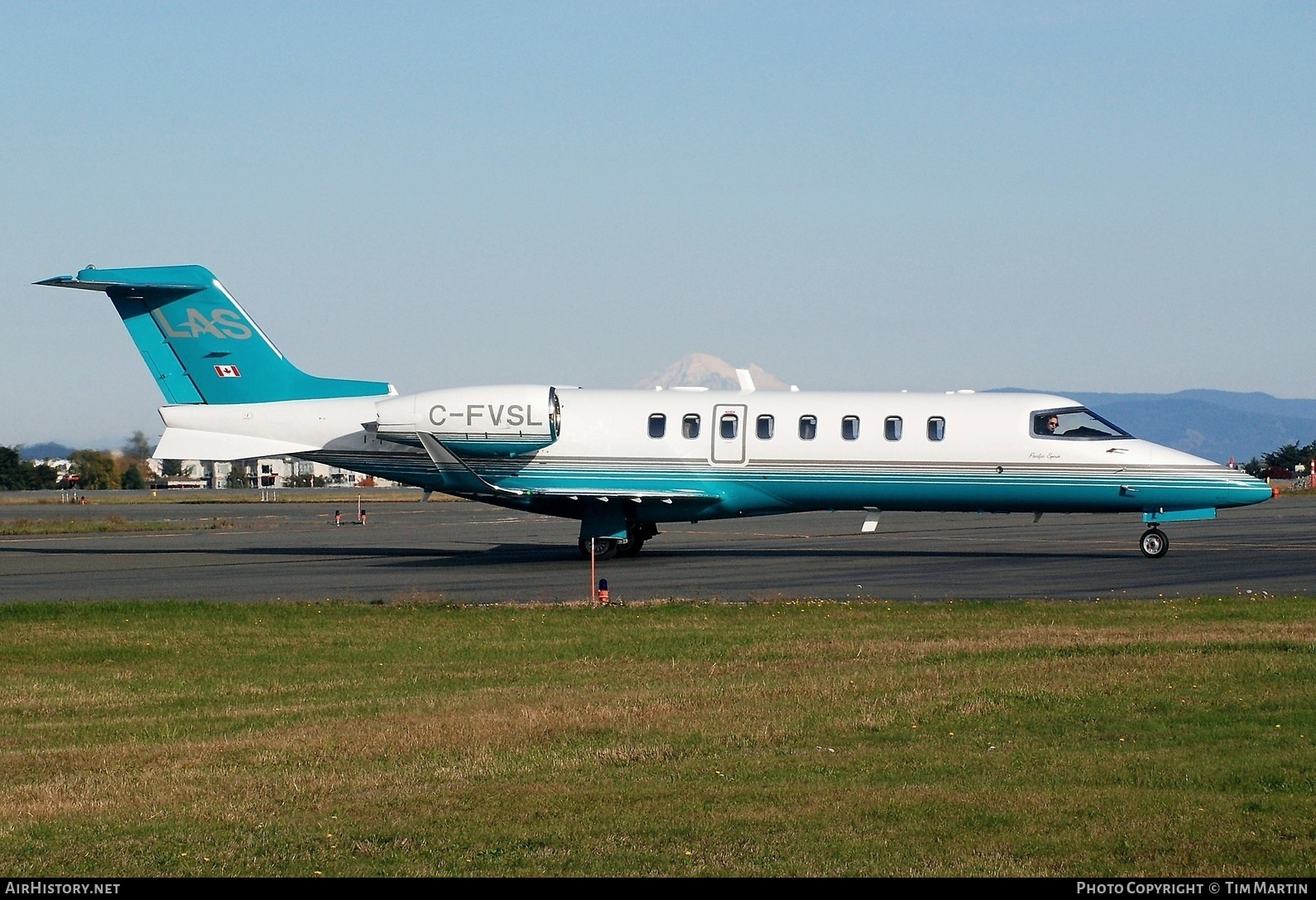 Aircraft Photo of C-FVSL, Learjet 75, London Air Services - LAS