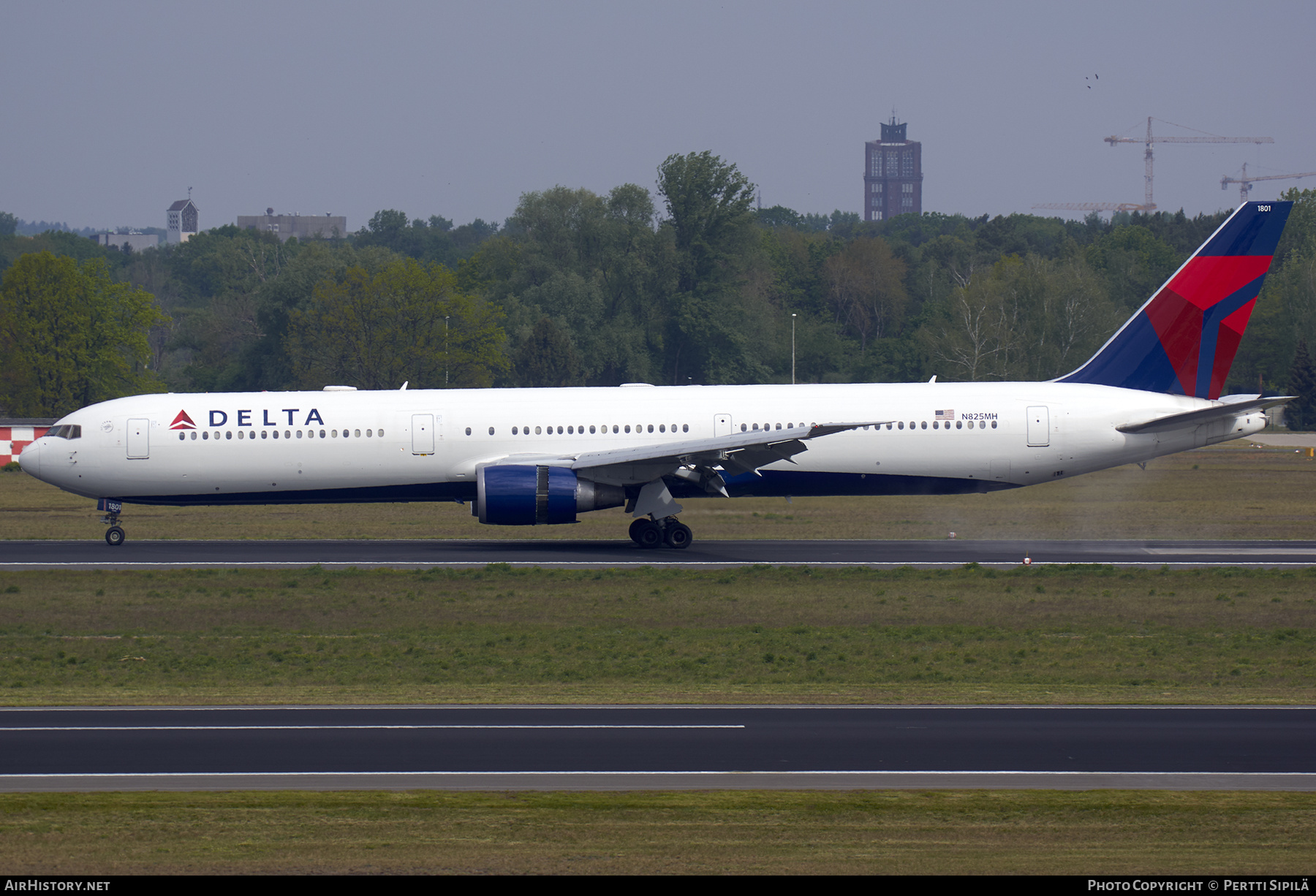 Aircraft Photo of N825MH | Boeing 767-432/ER | Delta Air Lines | AirHistory.net #228658