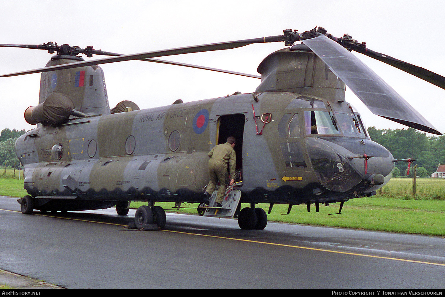 Aircraft Photo of ZD982 | Boeing Vertol Chinook HC1B (352) | UK - Air Force | AirHistory.net #228702