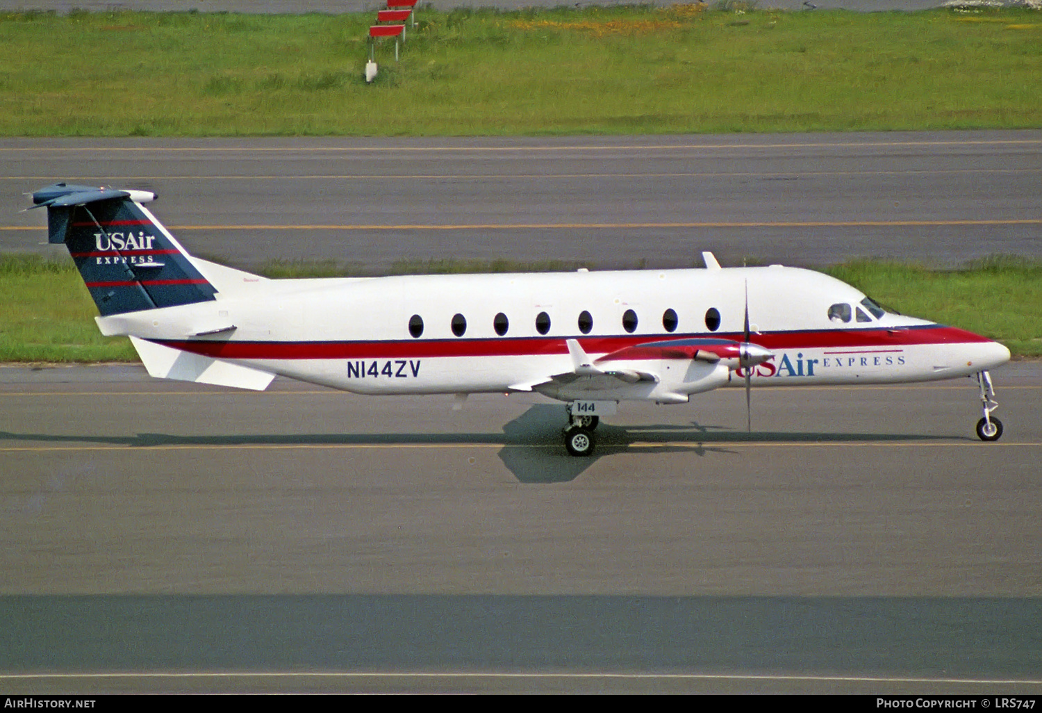 Aircraft Photo of N144ZV | Beech 1900D | USAir Express | AirHistory.net #229031