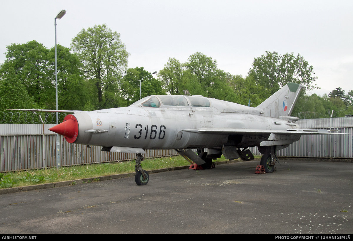 Aircraft Photo of 3166 | Mikoyan-Gurevich MiG-21UM | Czechia - Air Force | AirHistory.net #229039