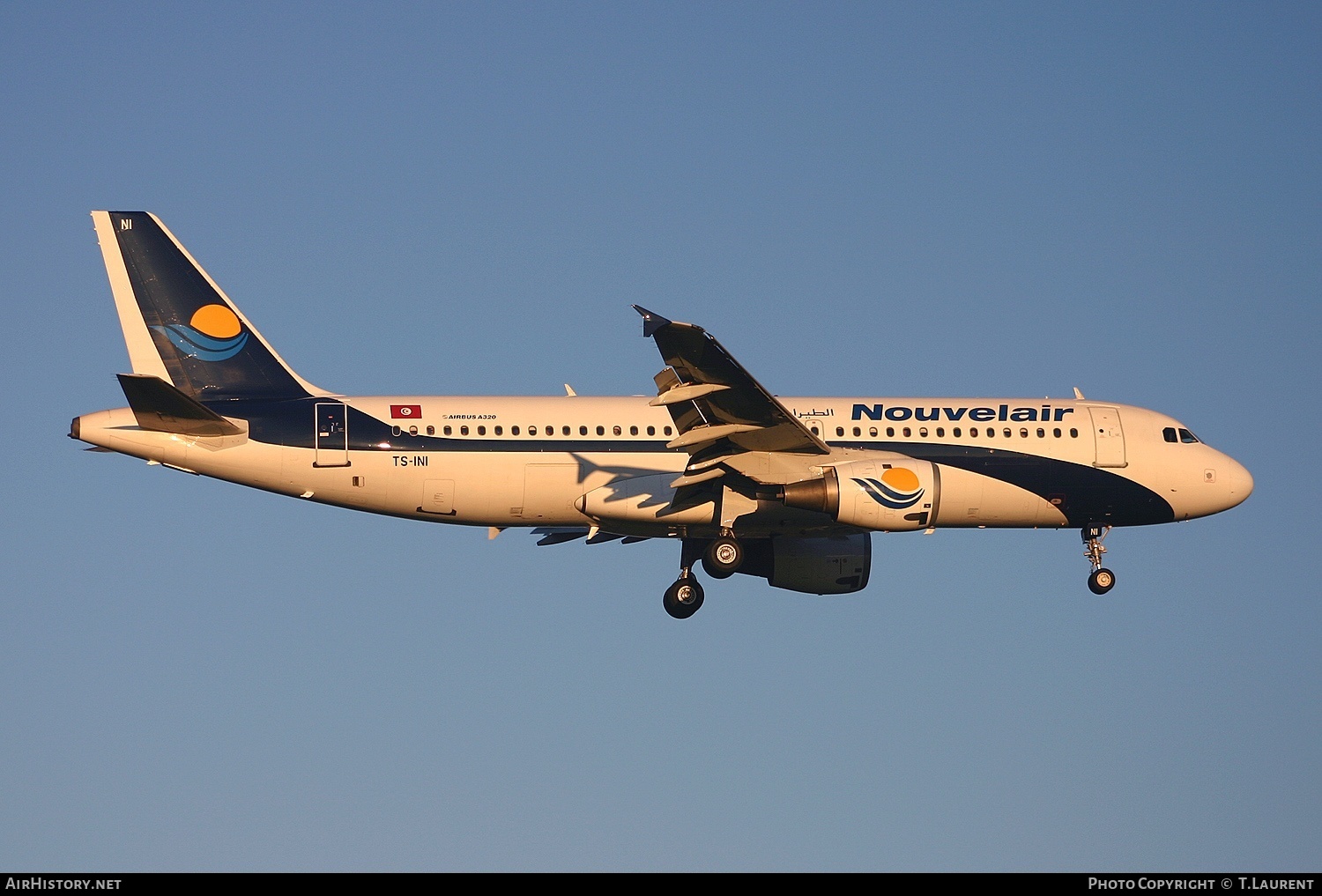 Aircraft Photo of TS-INI | Airbus A320-212 | Nouvelair Tunisie | AirHistory.net #229333