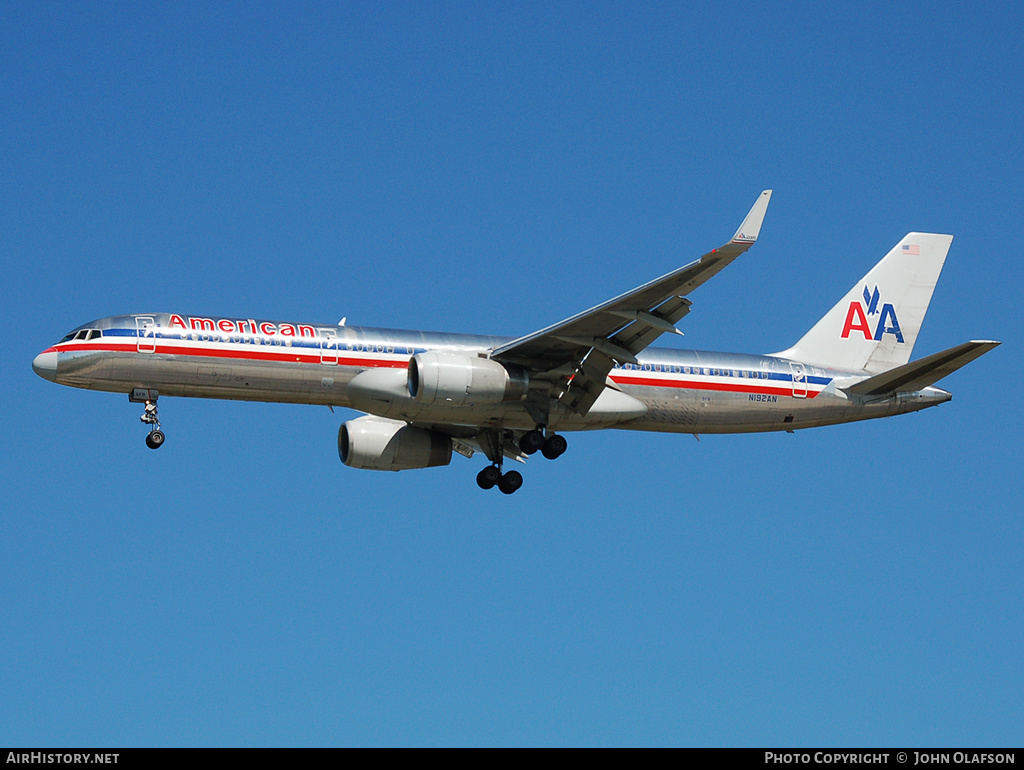 Aircraft Photo of N192AN | Boeing 757-223 | American Airlines | AirHistory.net #229389