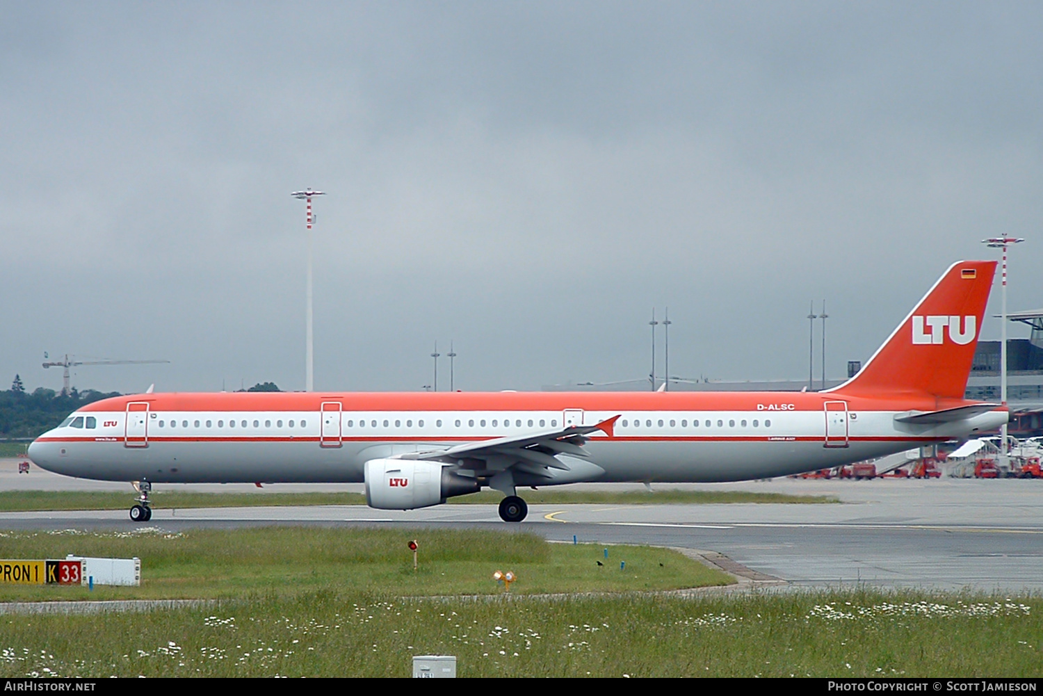 Aircraft Photo of D-ALSC | Airbus A321-211 | LTU - Lufttransport-Unternehmen | AirHistory.net #229406