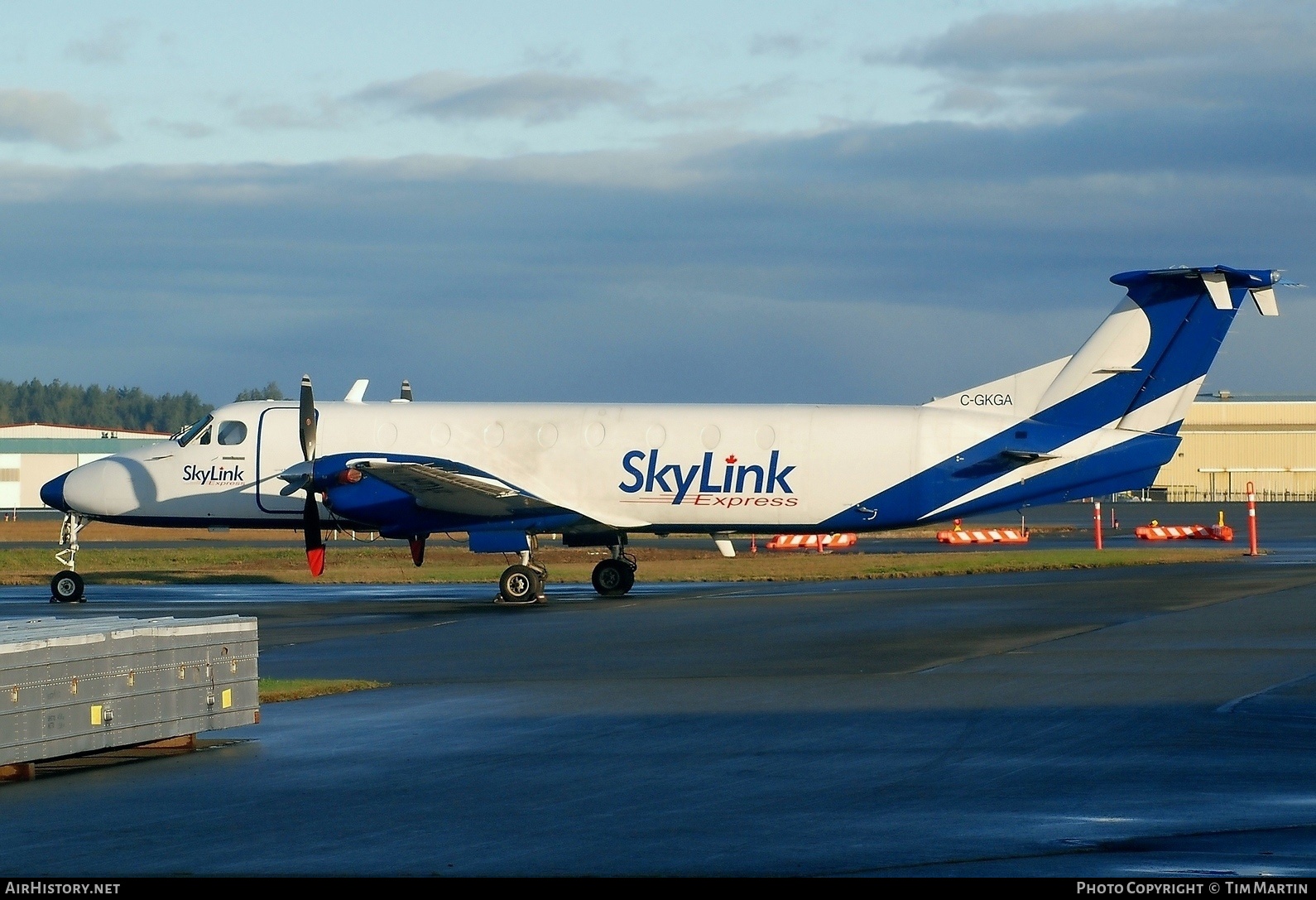 Aircraft Photo of C-GKGA | Beech 1900C-1(F) | SkyLink Express | AirHistory.net #229411