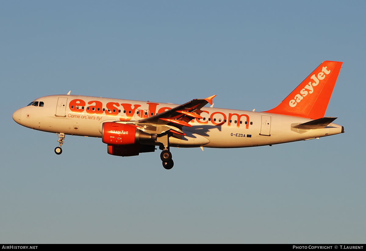 Aircraft Photo of G-EZDA | Airbus A319-111 | EasyJet | AirHistory.net #229426