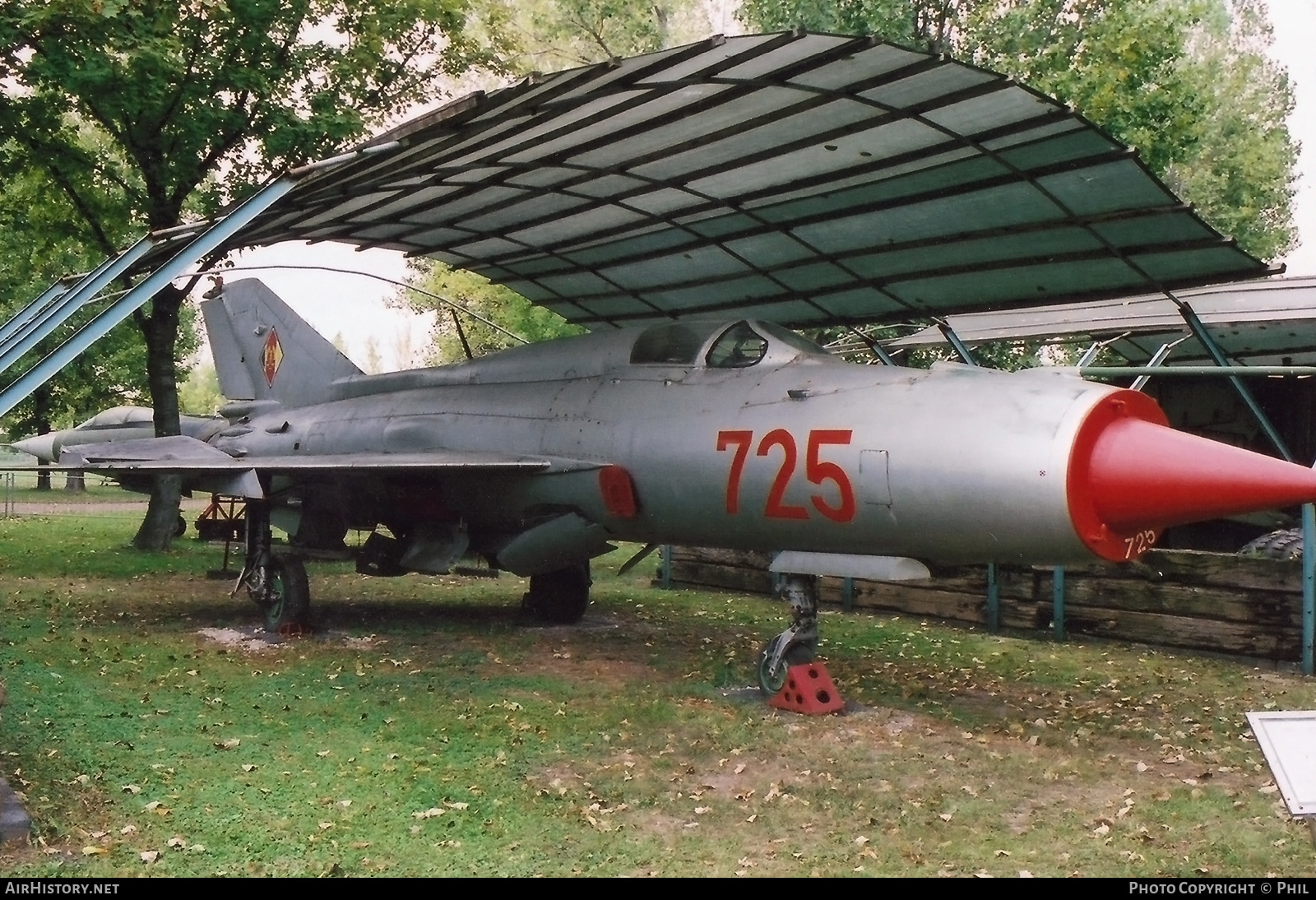 Aircraft Photo of 725 | Mikoyan-Gurevich MiG-21SPS | East Germany - Air Force | AirHistory.net #229569