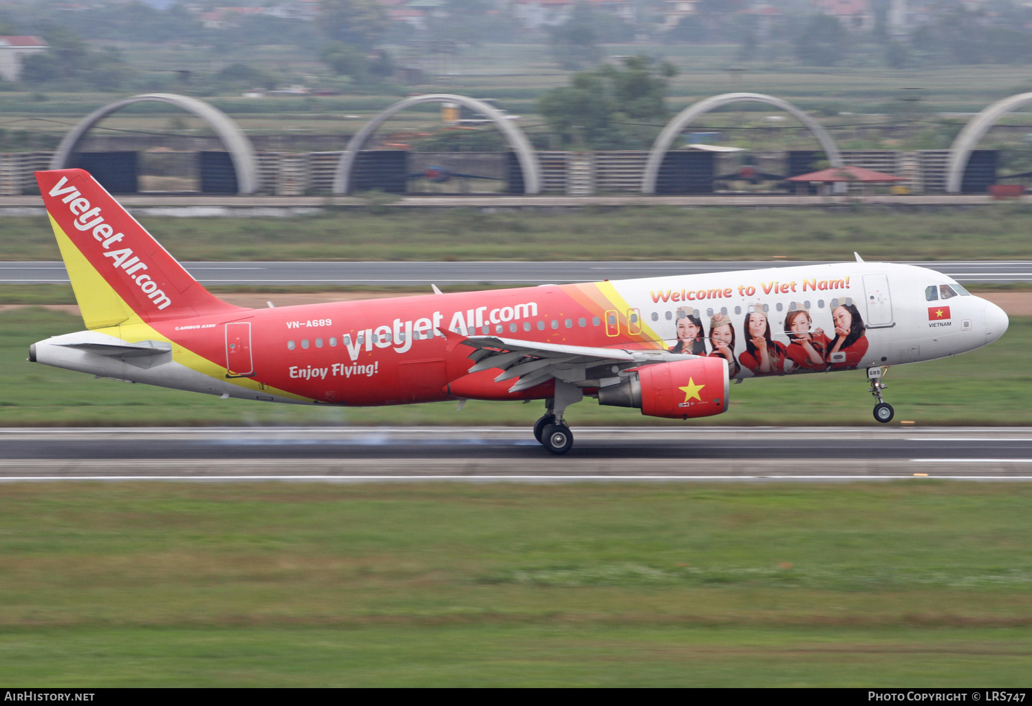 Aircraft Photo of VN-A689 | Airbus A320-214 | VietJet Air | AirHistory.net #229699
