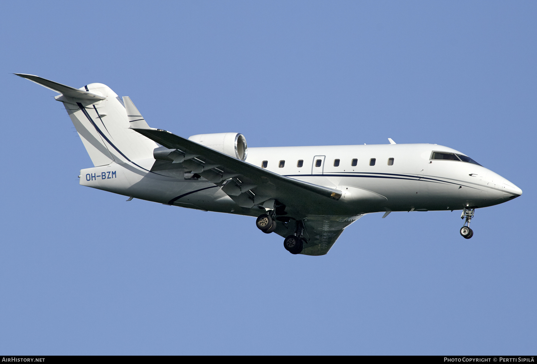 Aircraft Photo of OH-BZM | Bombardier Challenger 604 (CL-600-2B16) | AirHistory.net #229887