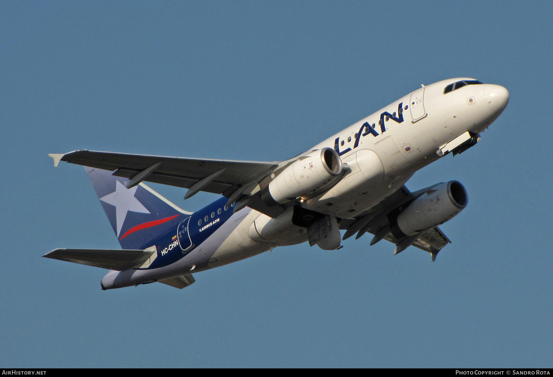 Aircraft Photo of HC-CHN | Airbus A318-121 | LAN Airlines - Línea Aérea Nacional | AirHistory.net #229912