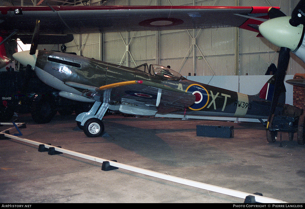 Aircraft Photo of RW393 | Supermarine 361 Spitfire LF16E | UK - Air Force | AirHistory.net #229925