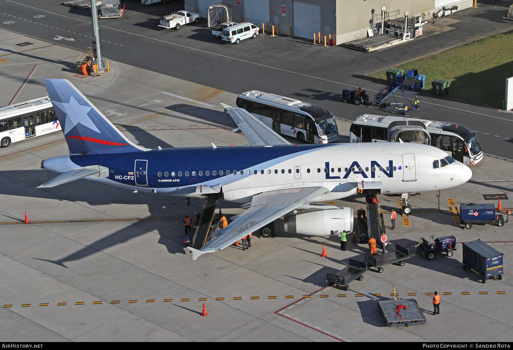 Aircraft Photo of HC-CPZ | Airbus A319-132 | LAN Airlines - Línea Aérea Nacional | AirHistory.net #229997