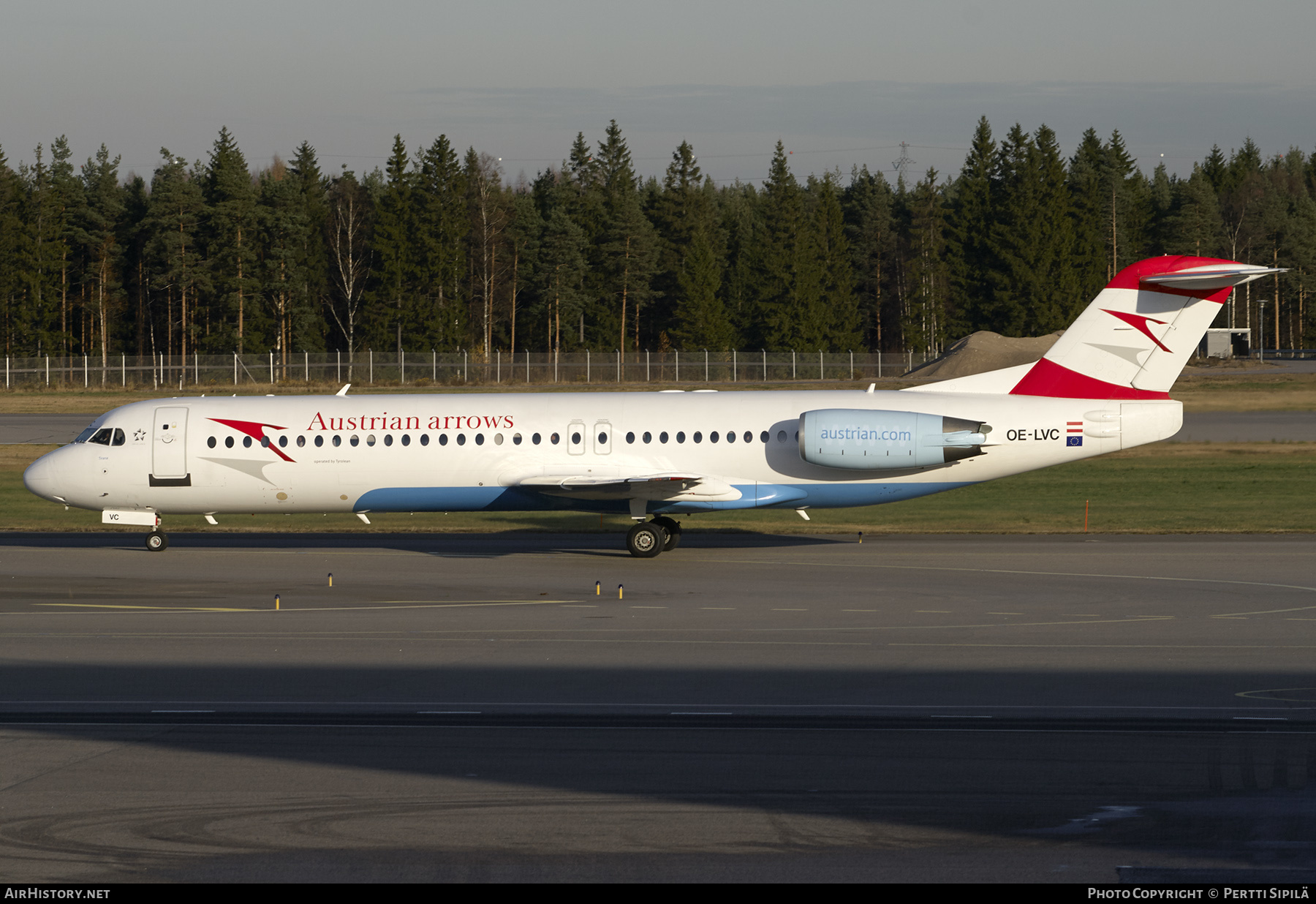 Aircraft Photo of OE-LVC | Fokker 100 (F28-0100) | Austrian Arrows | AirHistory.net #230008