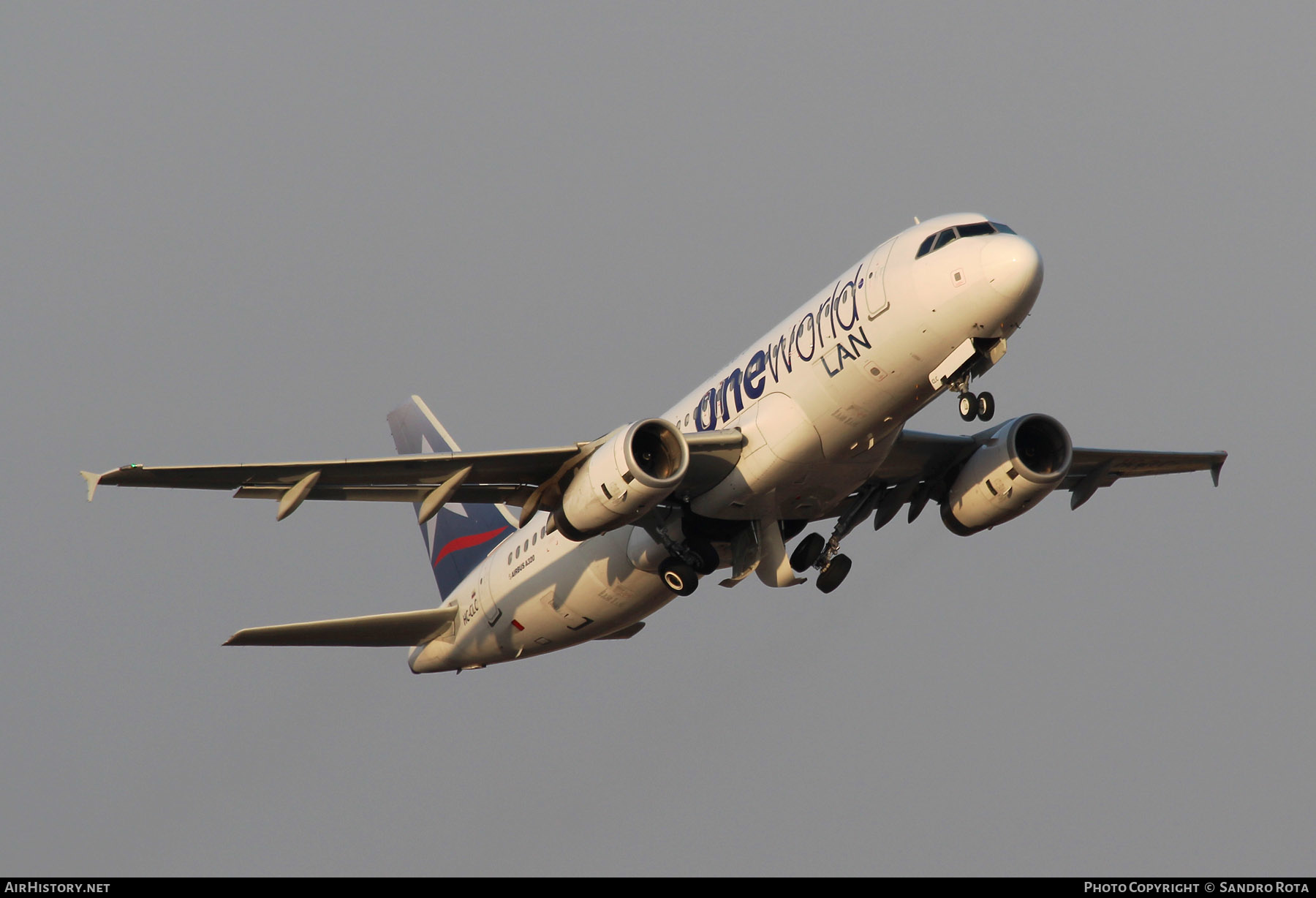 Aircraft Photo of HC-CLC | Airbus A320-233 | LAN Airlines - Línea Aérea Nacional | AirHistory.net #230028