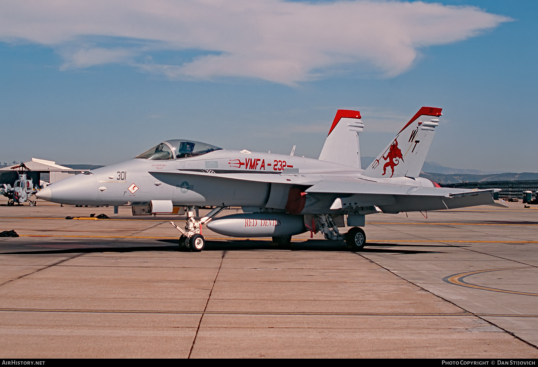 Aircraft Photo of 164975 | McDonnell Douglas F/A-18C Hornet | USA - Marines | AirHistory.net #230194