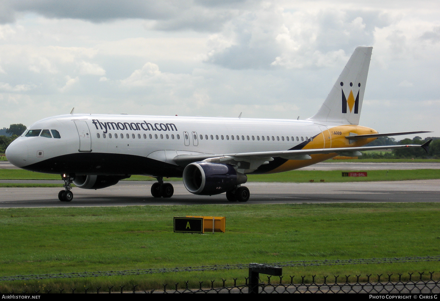 Aircraft Photo of G-OZBK | Airbus A320-214 | Monarch Airlines | AirHistory.net #230228