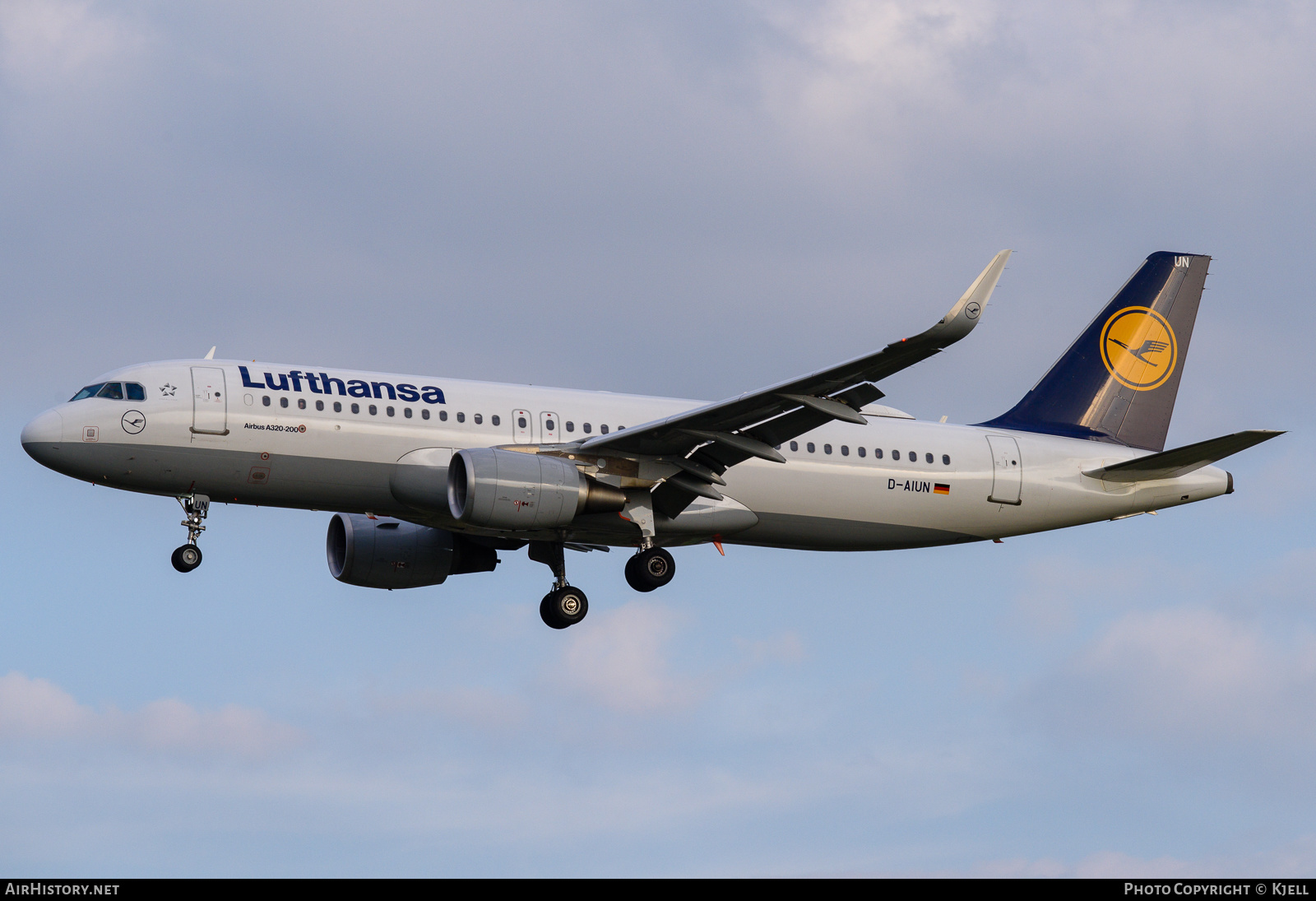 Aircraft Photo of D-AIUN | Airbus A320-214 | Lufthansa | AirHistory.net #230353