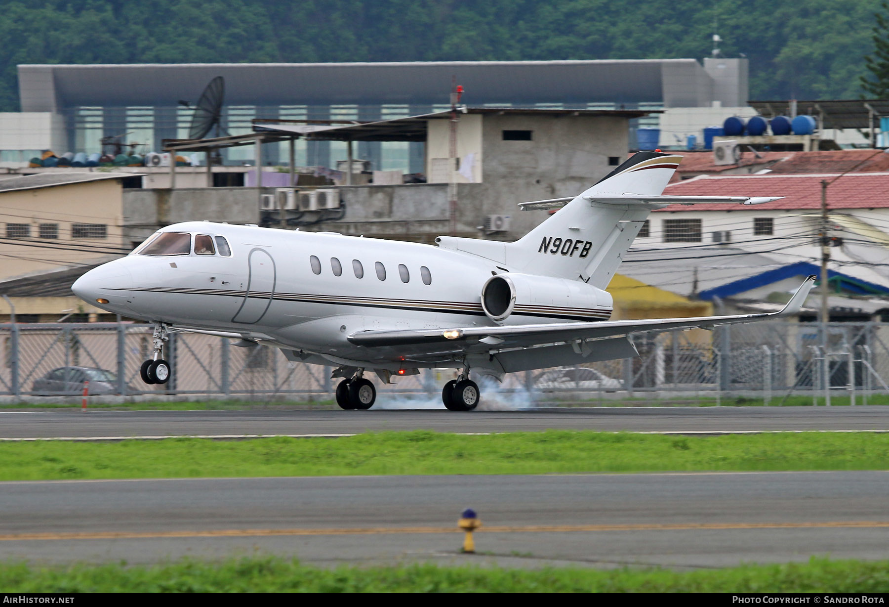 Aircraft Photo of N90FB | Raytheon Hawker 800XP | AirHistory.net #230454