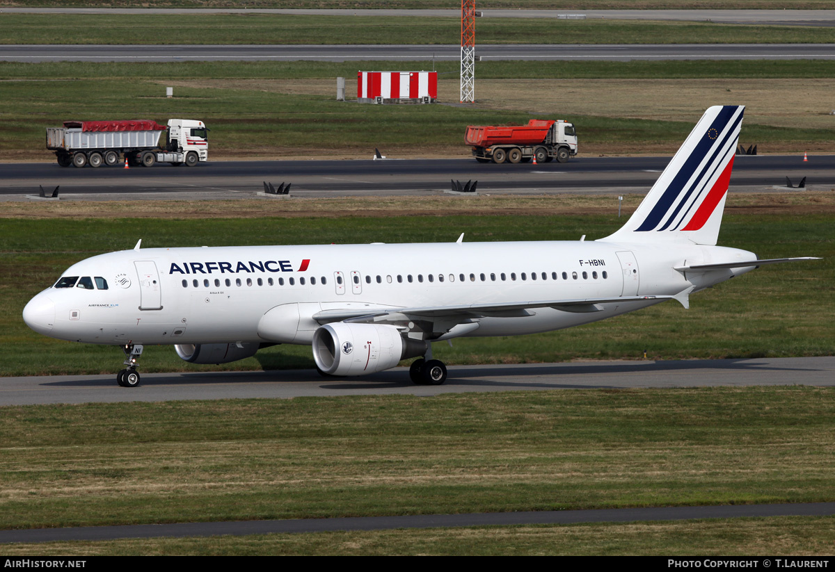 Aircraft Photo of F-HBNI | Airbus A320-214 | Air France | AirHistory.net #230555