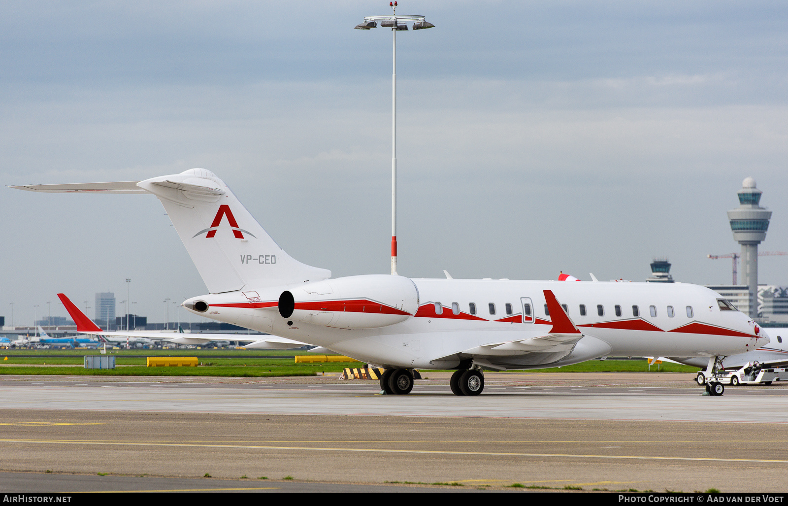 Aircraft Photo of VP-CEO | Bombardier Global Express XRS (BD-700-1A10) | AirHistory.net #230564