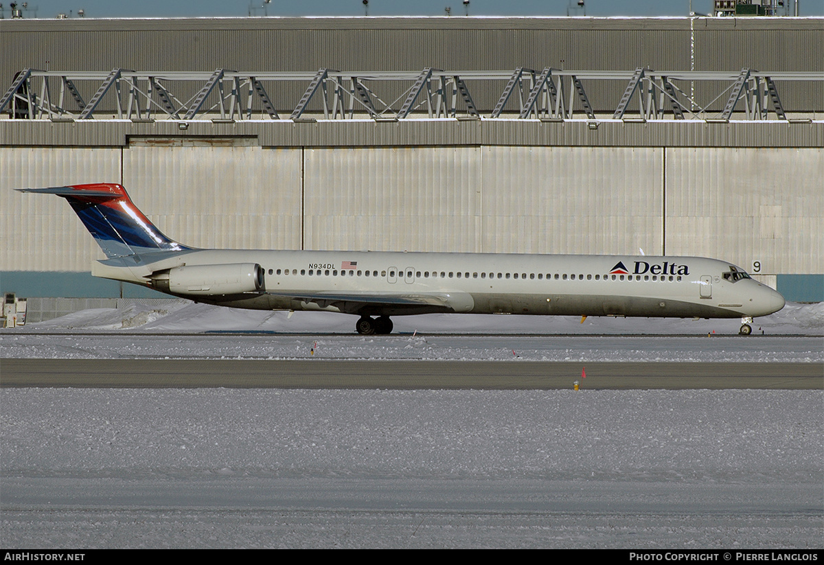 Aircraft Photo of N934DL | McDonnell Douglas MD-88 | Delta Air Lines | AirHistory.net #230844