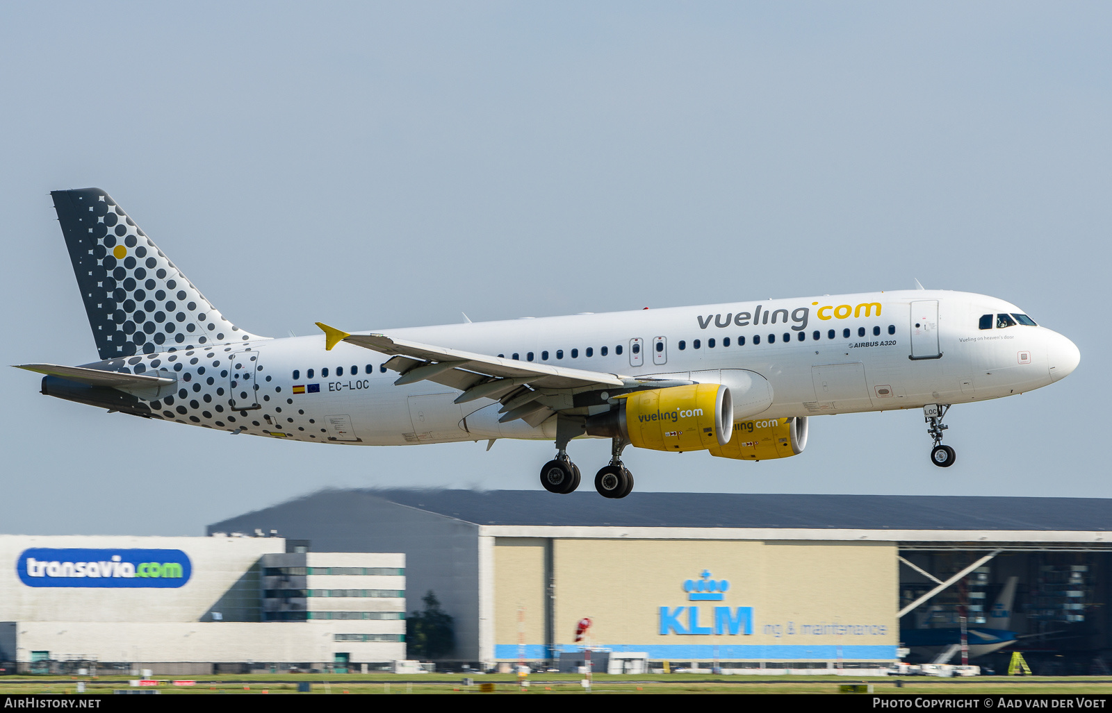 Aircraft Photo of EC-LOC | Airbus A320-214 | Vueling Airlines | AirHistory.net #231002