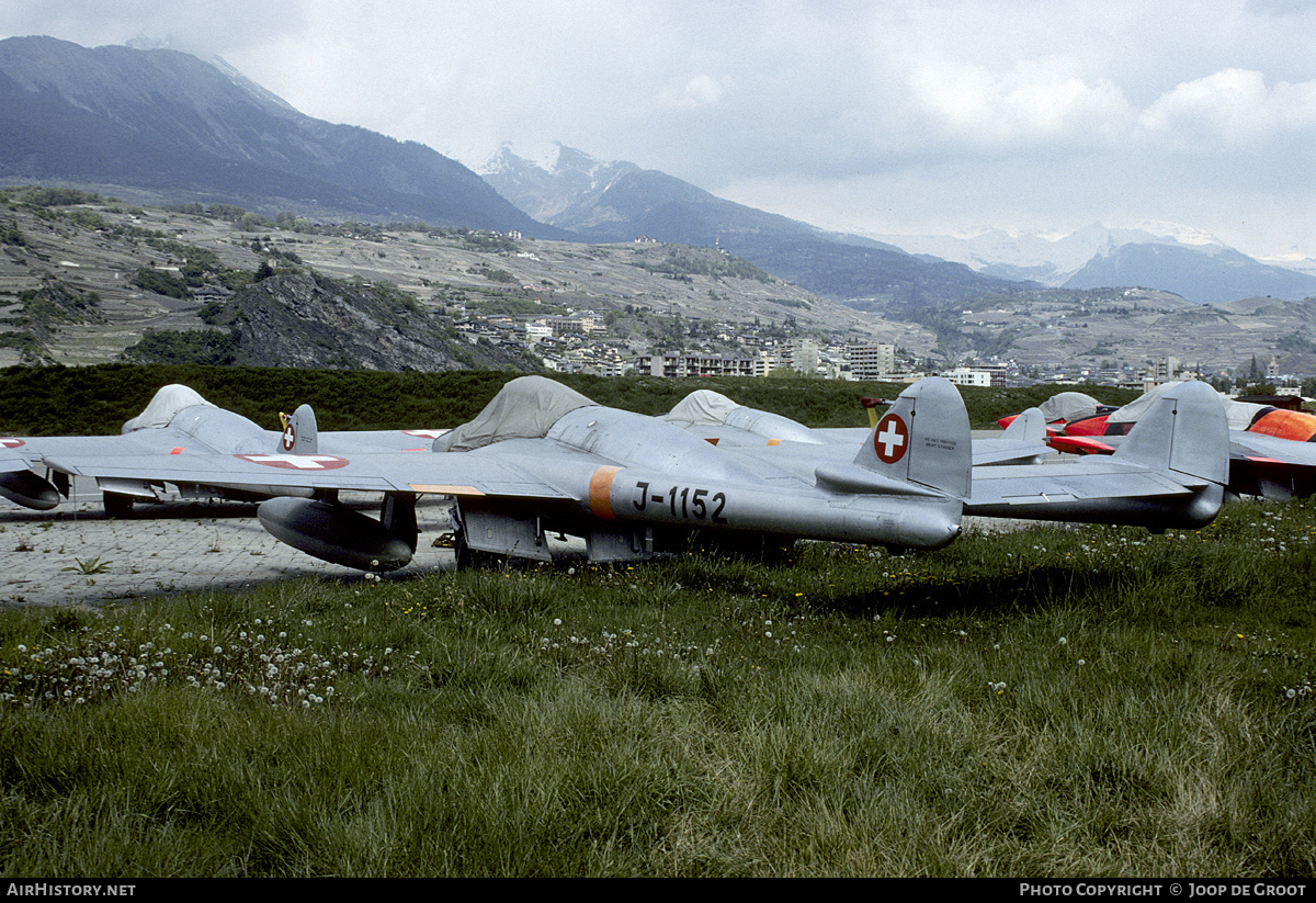 Aircraft Photo of J-1152 | De Havilland D.H. 100 Vampire FB6 | Switzerland - Air Force | AirHistory.net #231028