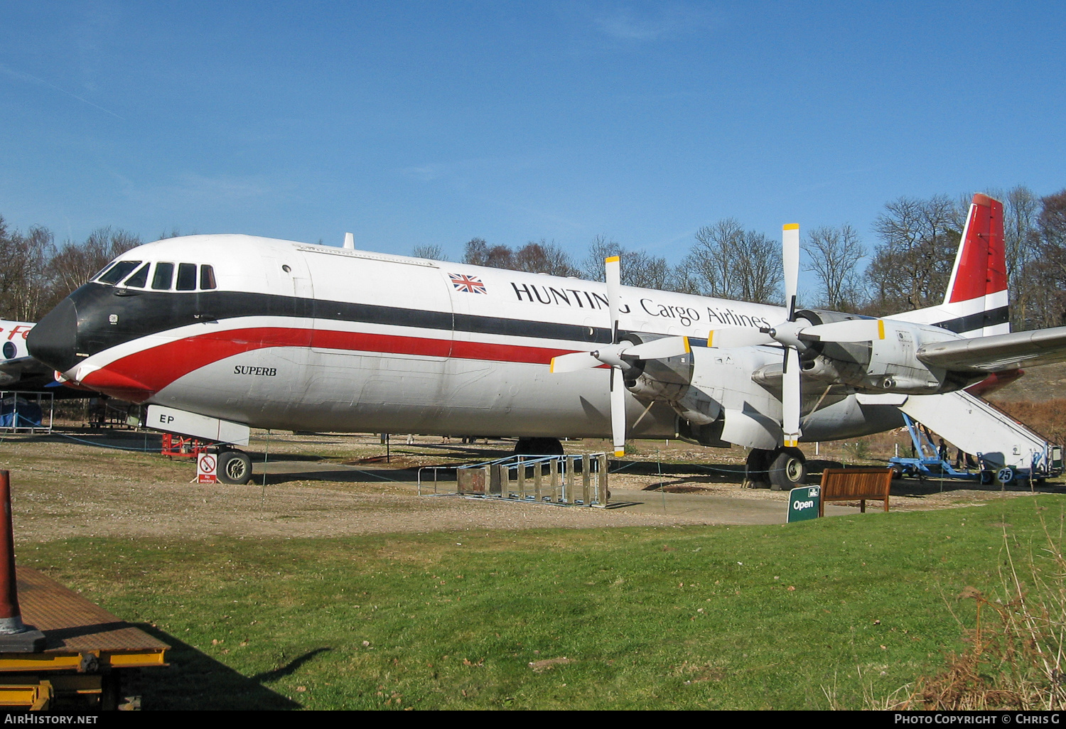 Aircraft Photo of G-APEP | Vickers 953C Merchantman | Hunting Cargo Airlines | AirHistory.net #231174