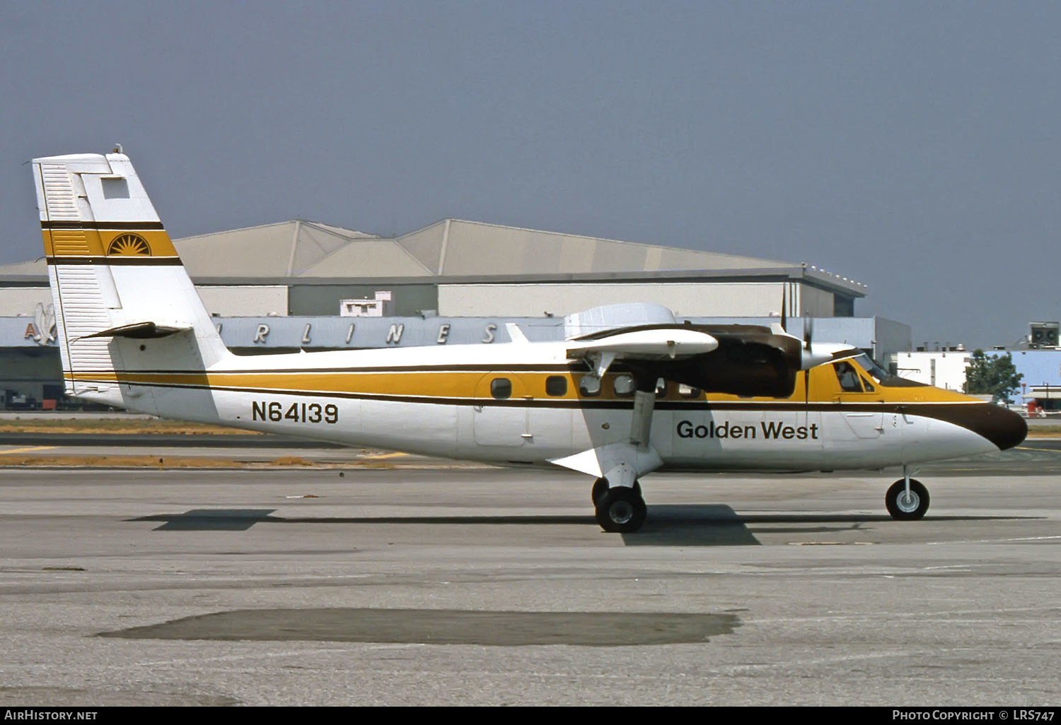 Aircraft Photo of N64139 | De Havilland Canada DHC-6-200 Twin Otter | Golden West Airlines | AirHistory.net #231422