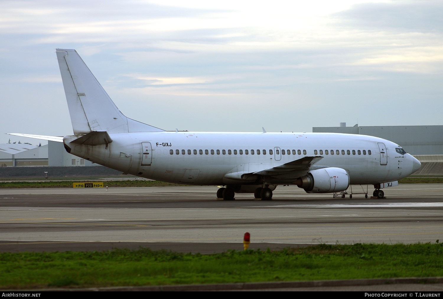 Aircraft Photo of F-GIXJ | Boeing 737-3Y0(QC) | AirHistory.net #231423