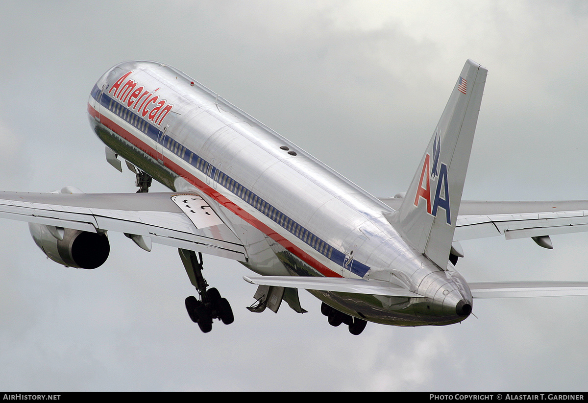 Aircraft Photo of N690AA | Boeing 757-223 | American Airlines | AirHistory.net #231490
