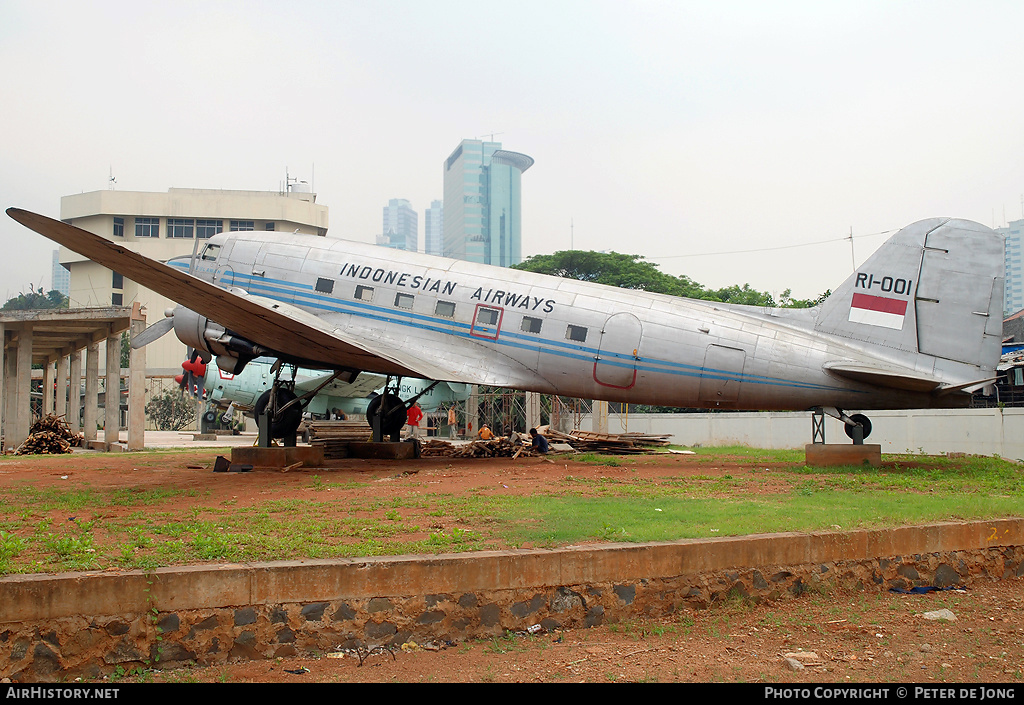 Aircraft Photo of RI-001 | Douglas C-47A Skytrain | Indonesian Airways | AirHistory.net #231588