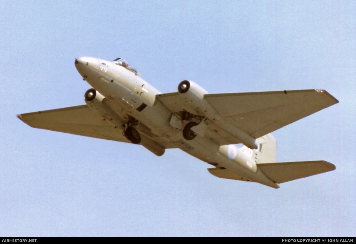 Aircraft Photo of XH168 | English Electric Canberra PR9 | UK - Air Force | AirHistory.net #231758