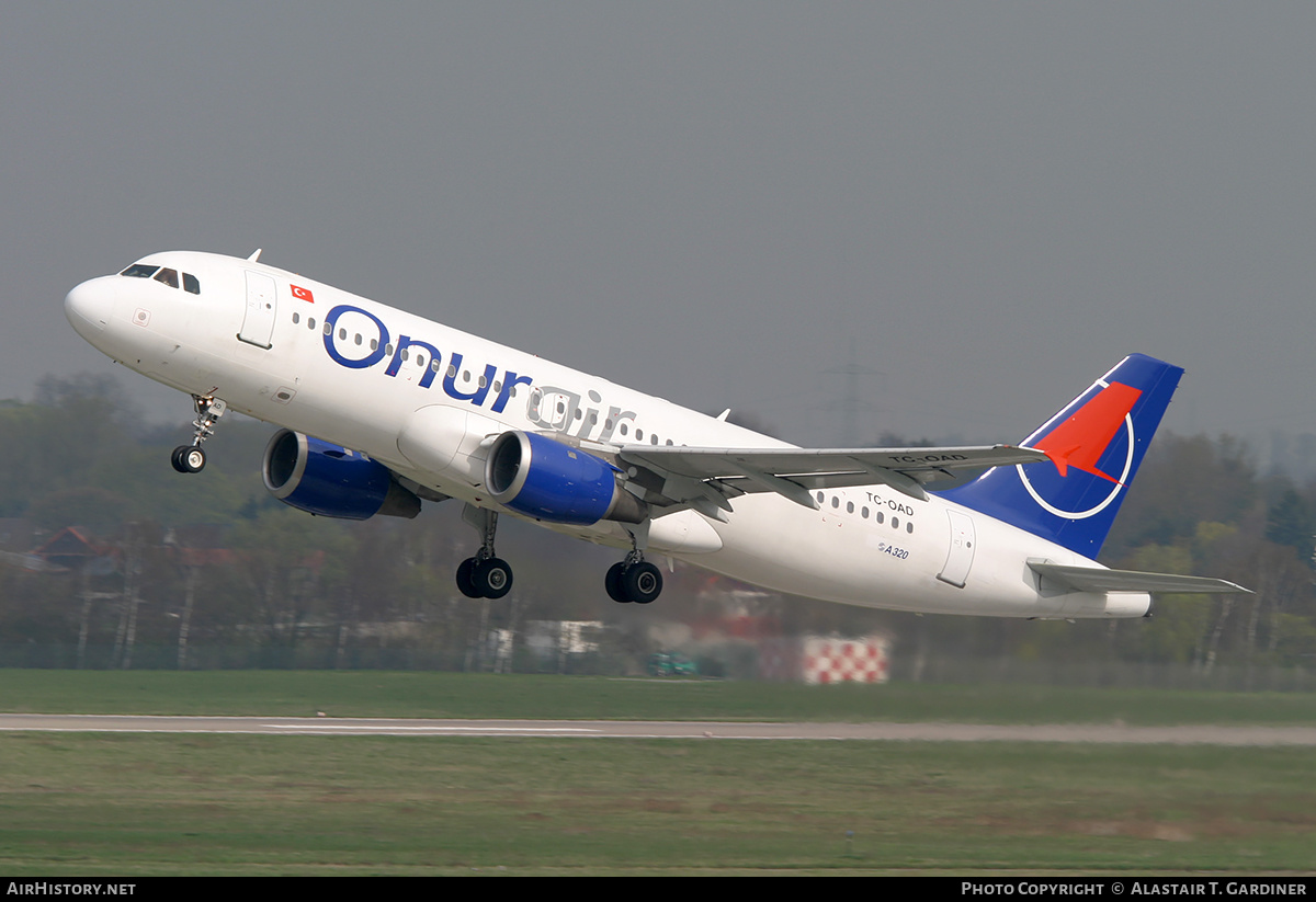 Aircraft Photo of TC-OAD | Airbus A320-212 | Onur Air | AirHistory.net #231807
