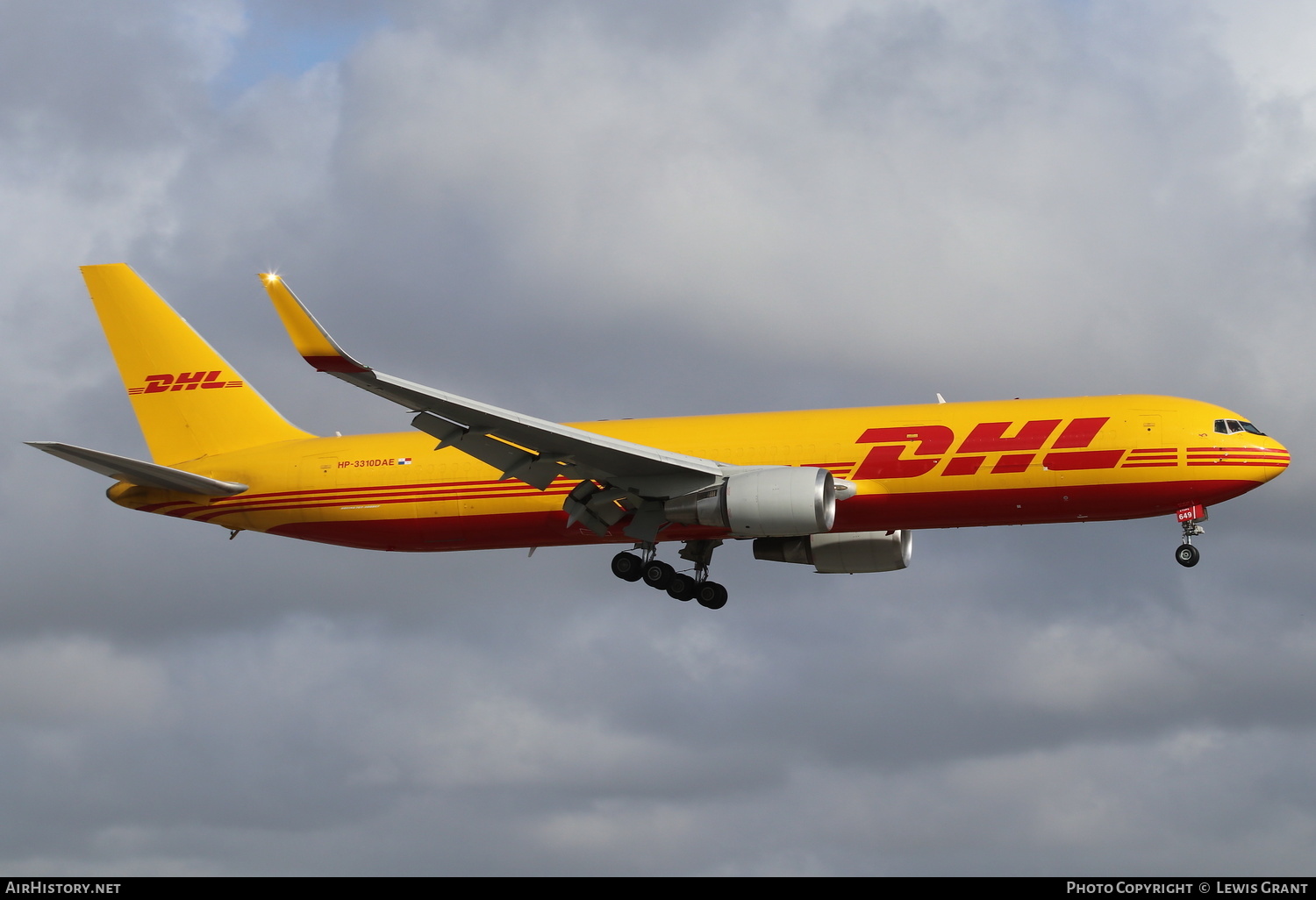 Aircraft Photo of HP-3310DAE | Boeing 767-304/ER(BDSF) | DHL International | AirHistory.net #232088