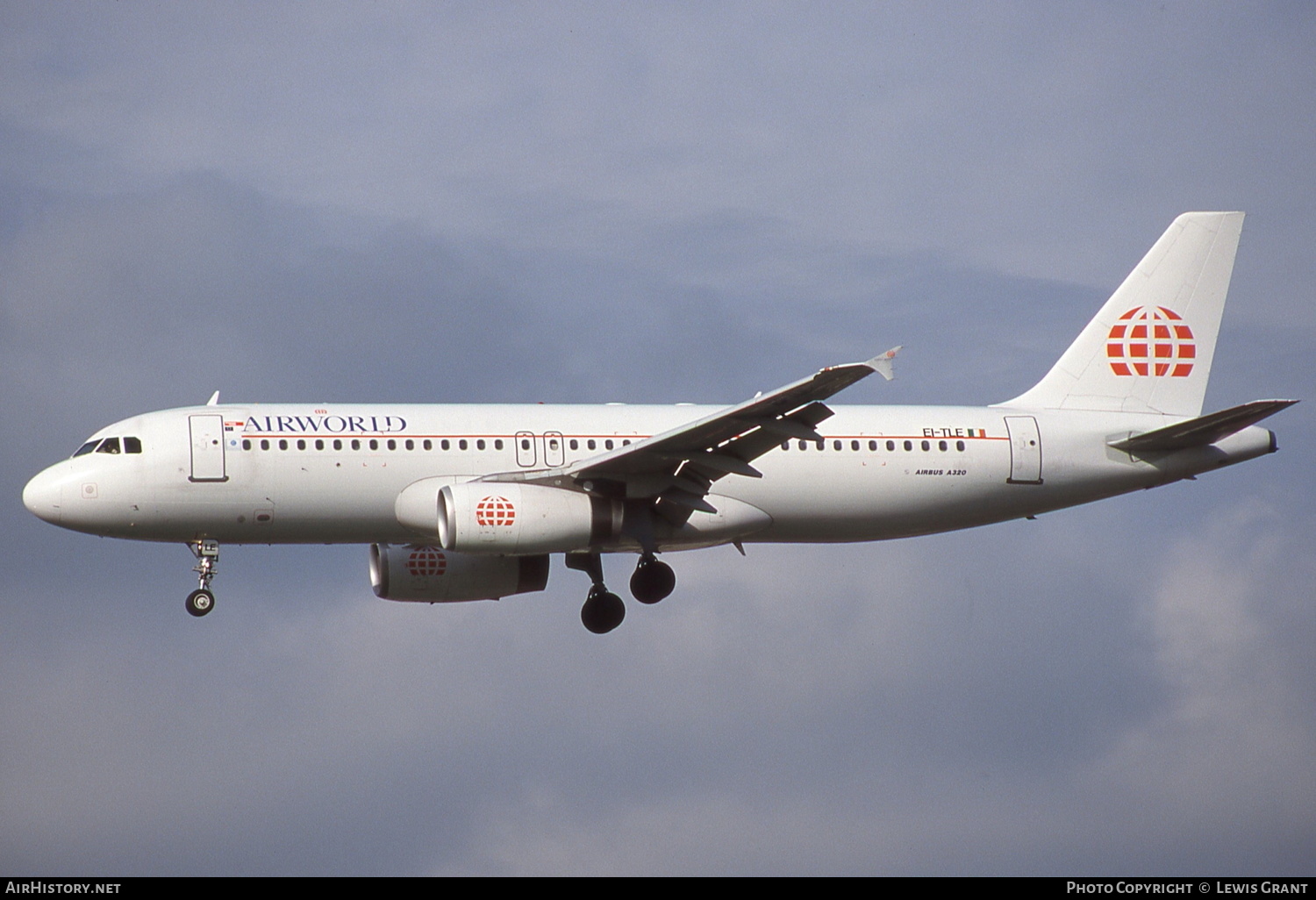 Aircraft Photo of EI-TLE | Airbus A320-231 | AirWorld | AirHistory.net #232093