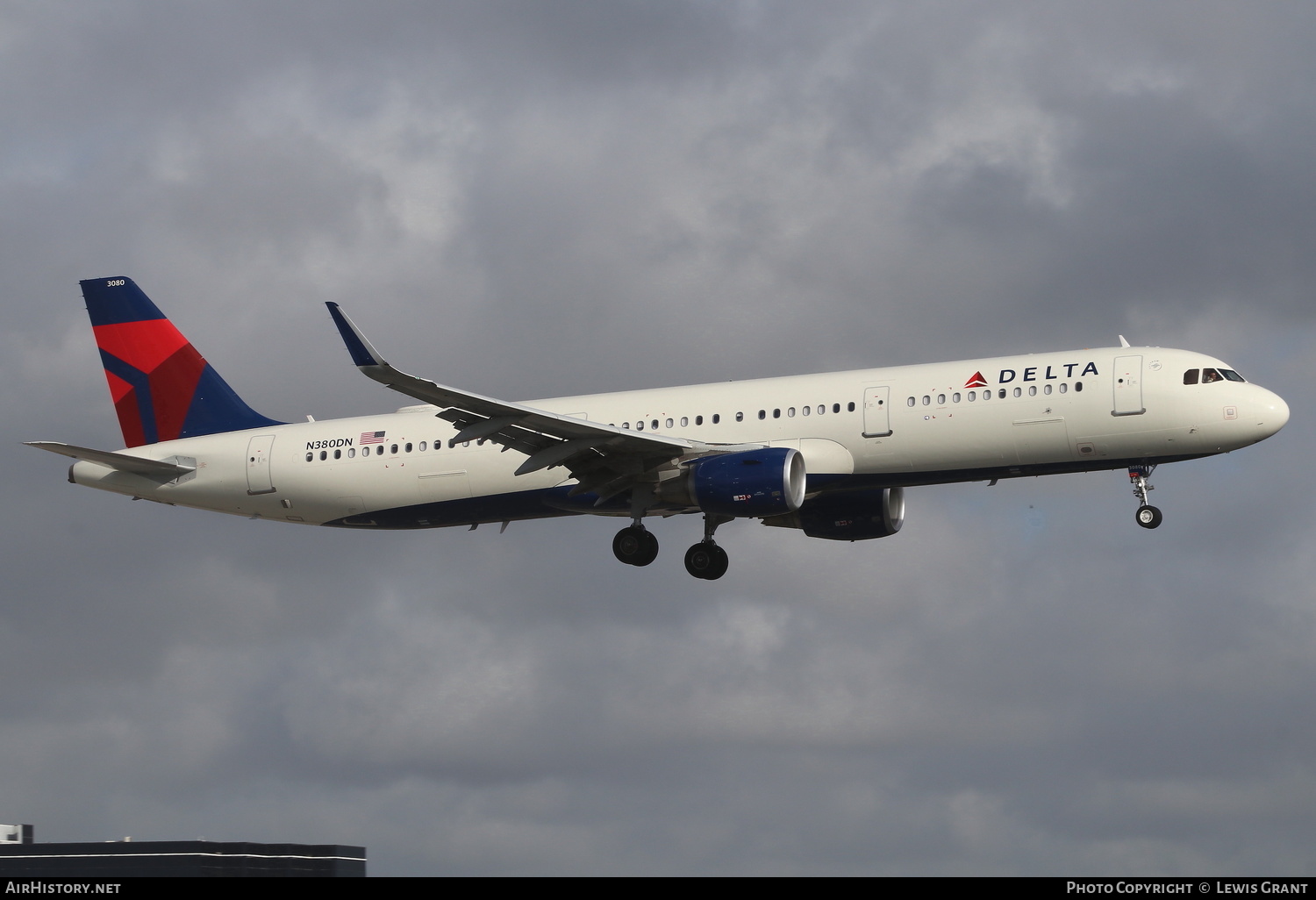 Aircraft Photo of N380DN | Airbus A321-211 | Delta Air Lines | AirHistory.net #232094