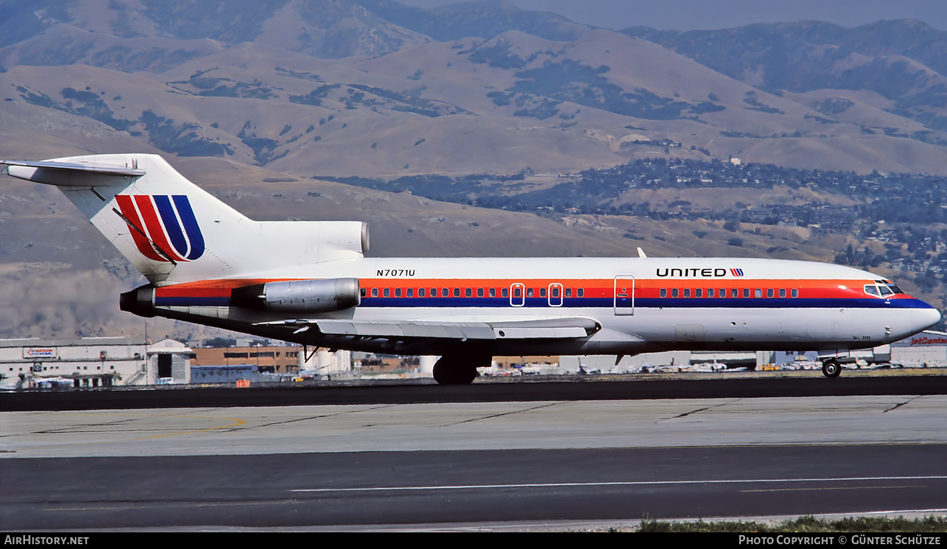 Aircraft Photo of N7071U | Boeing 727-22 | United Airlines | AirHistory.net #232125
