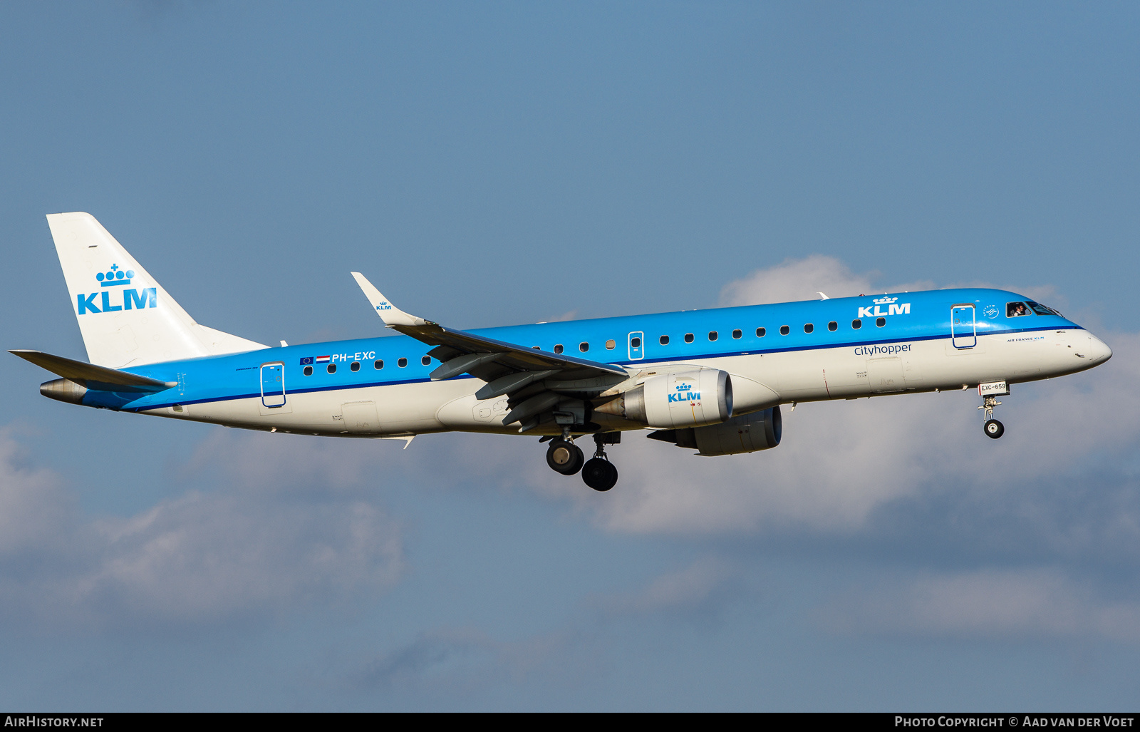 Aircraft Photo of PH-EXC | Embraer 190STD (ERJ-190-100STD) | KLM Cityhopper | AirHistory.net #232169