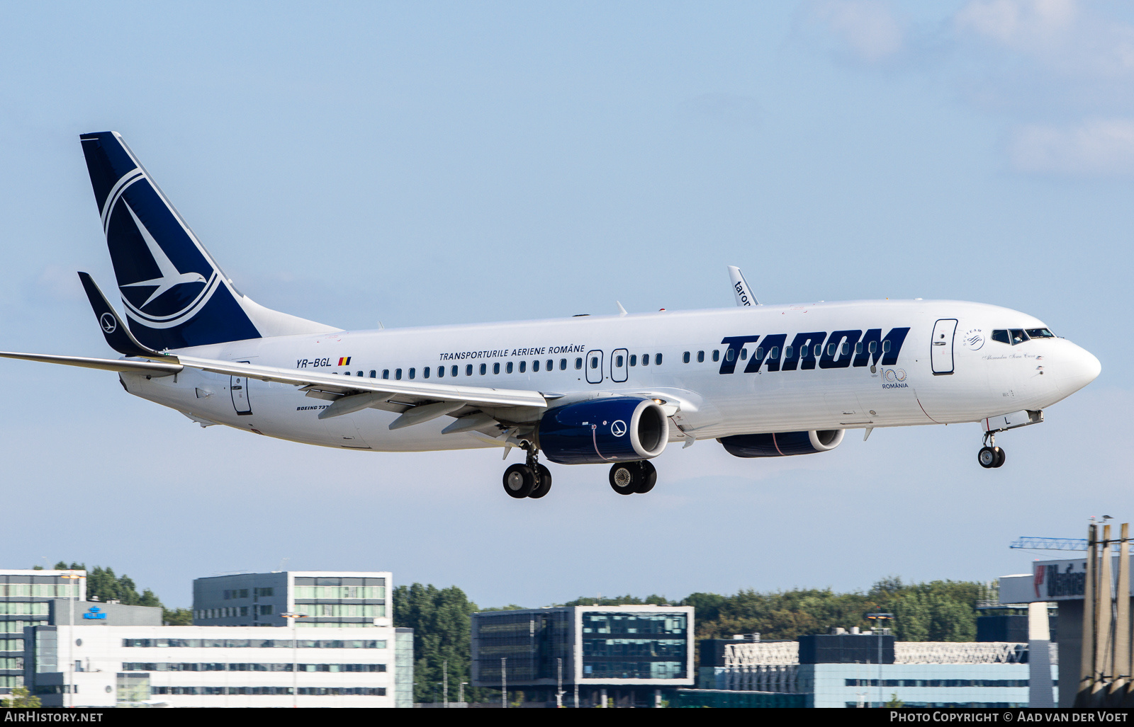 Aircraft Photo of YR-BGL | Boeing 737-8H6 | TAROM - Transporturile Aeriene Române | AirHistory.net #232215