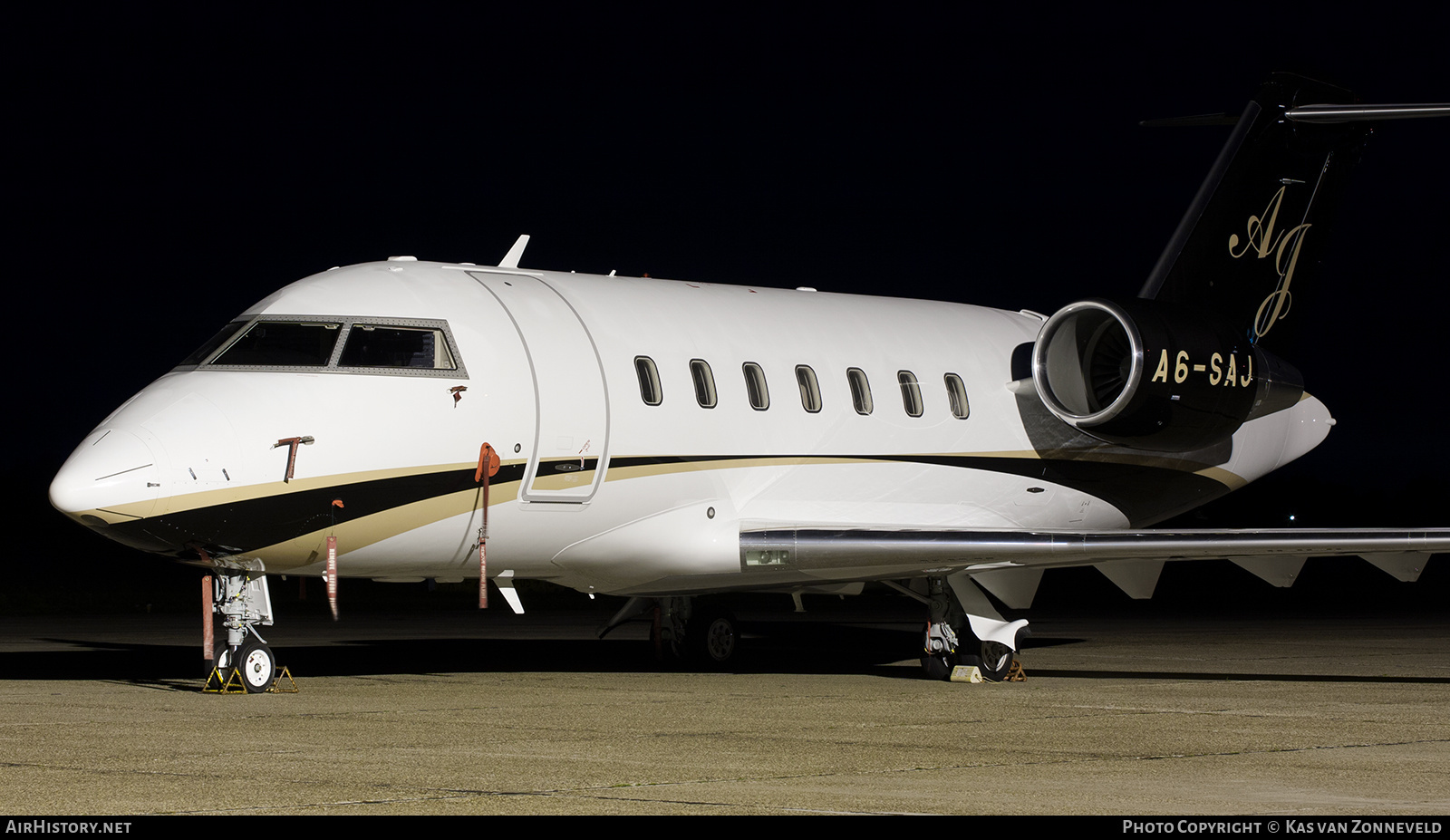 Aircraft Photo of A6-SAJ | Bombardier Challenger 605 (CL-600-2B16) | AirHistory.net #232365